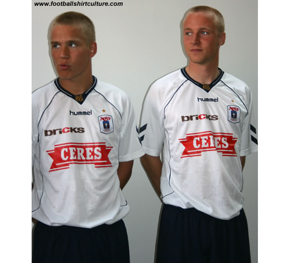Aarhus unveiled their new home football kit for the 08/09 season made by Hummel.