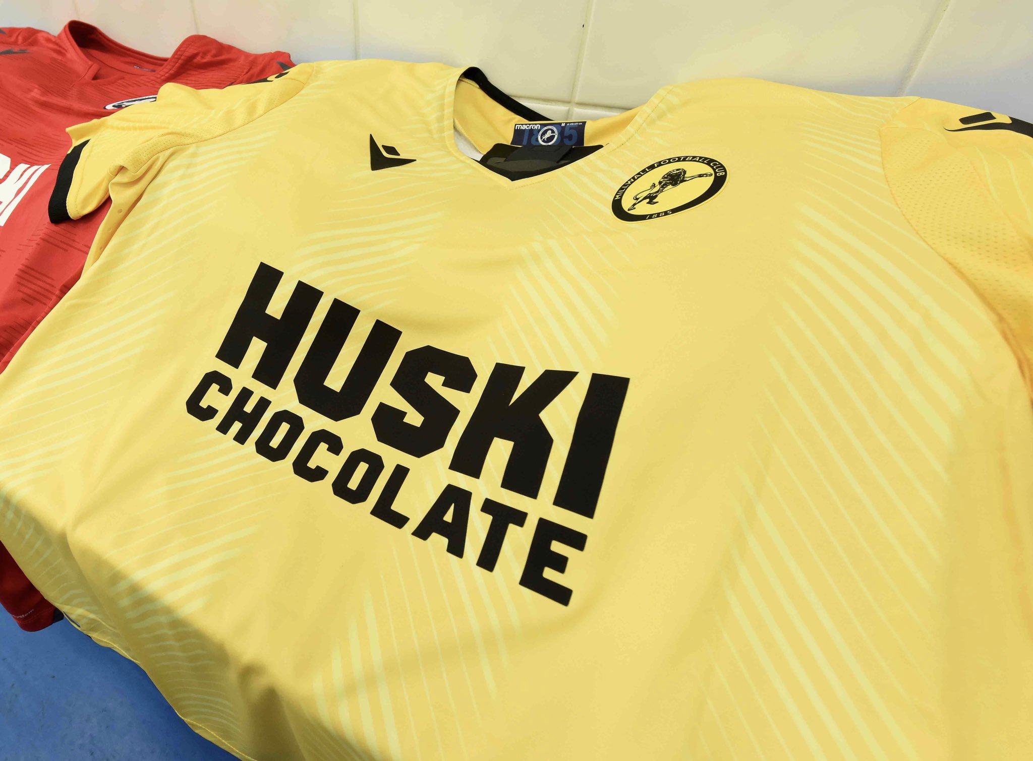 millwall yellow kit