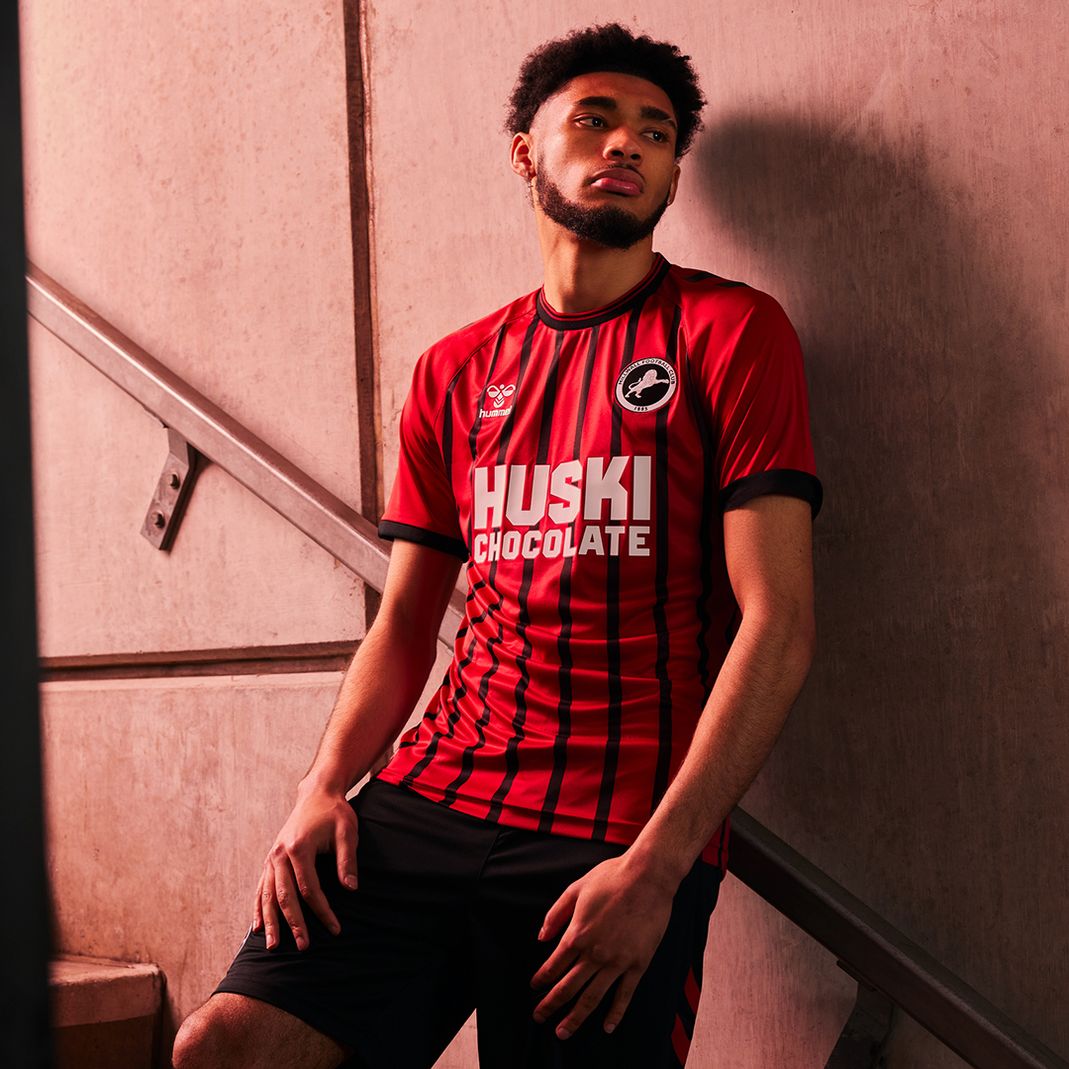 Millwall FC Away soccer jersey 2022/23 - Hummel –