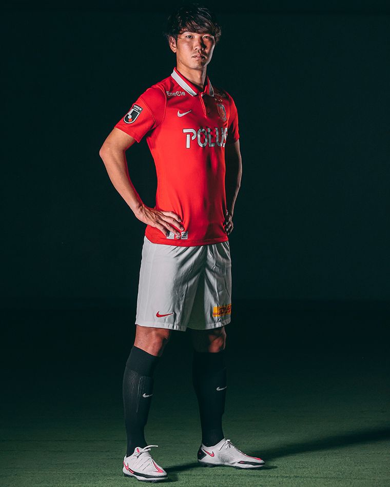 Nike Urawa Red Diamonds 練習着 NIKEトレーニングマッチユニフォーム』オンラインショップ限定で