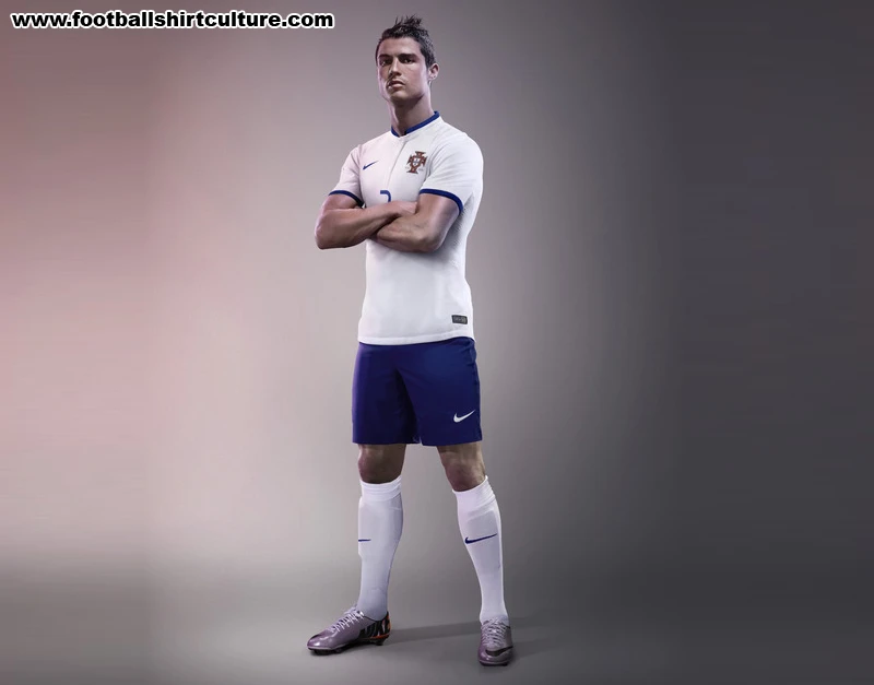 Portugal-2014-Away-4