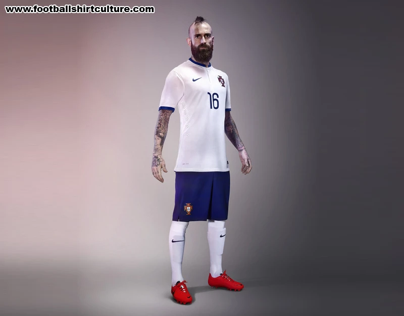 Portugal-2014-Away-5