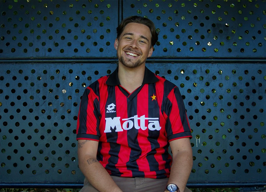 Football Shirt Collector | Zekey: The football shirt community is one of the most important aspects of collecting. 