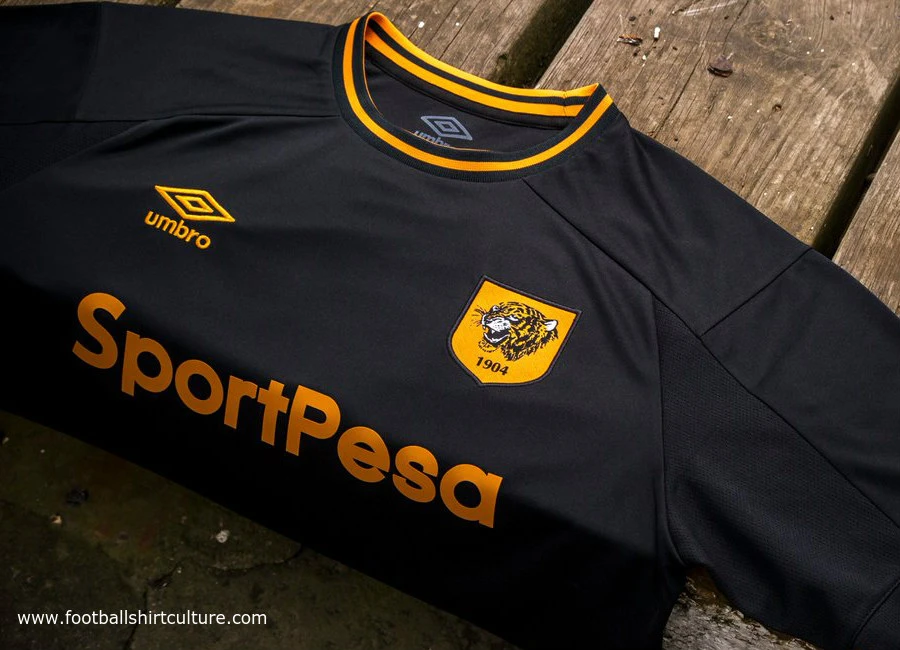 Hull City 2018-19 Umbro Away Kit