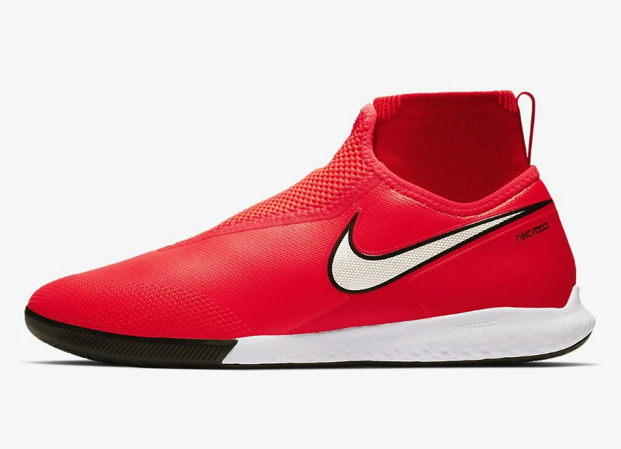 Nike React PhantomVSN Pro Dynamic Fit Game Over IC - Bright Crimson / University Red / Gym Red / Metallic Silver #futsal #nikefootball