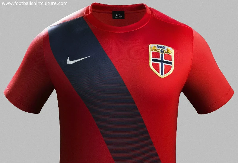 Norway 2015/16 Nike Home Football Shirt