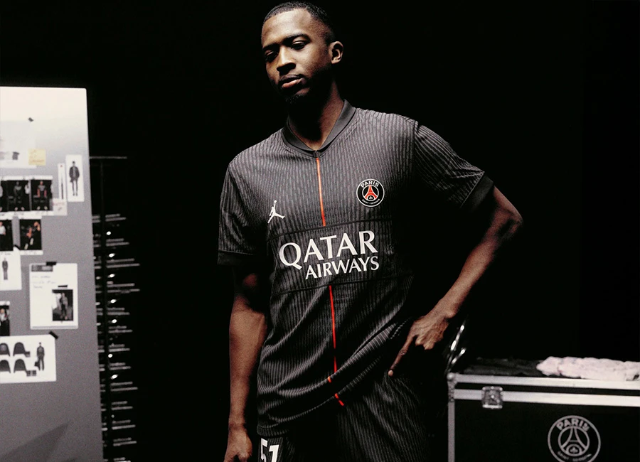 Paris Saint-Germain 25/26 Jordan Fourth Kit