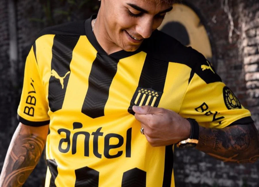 Peñarol 2021 Puma Home Shirt Kit #Penarol #Peñarol #Puma #Carboneros