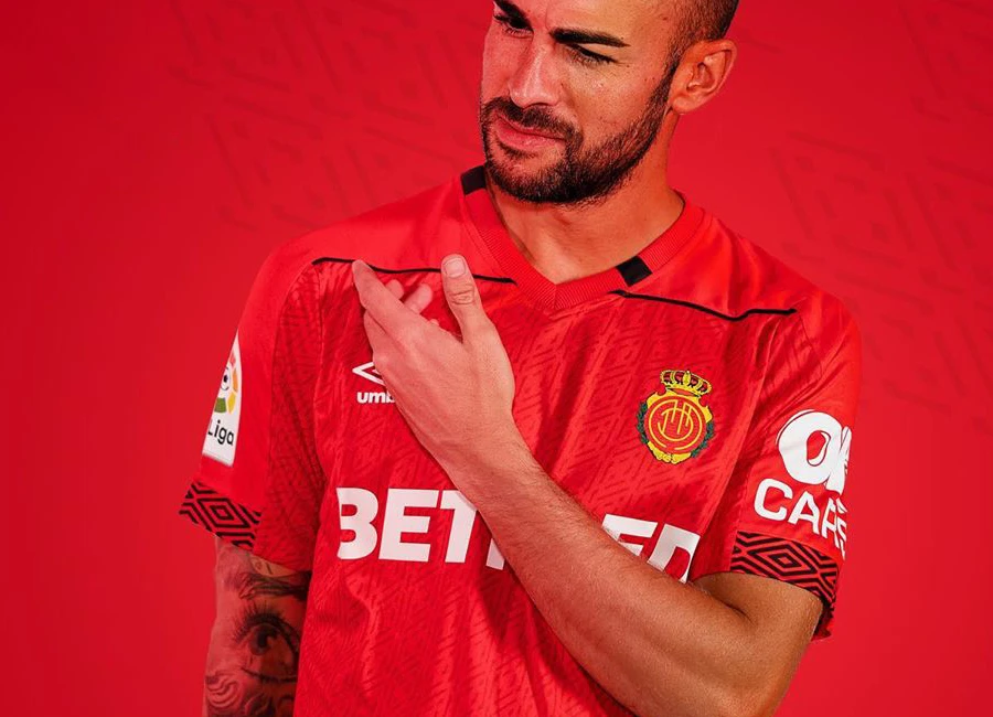 Real Mallorca 2020-21 Umbro Home Kit #SomMallorca #RCDMallorca #RealMallorca #umbro