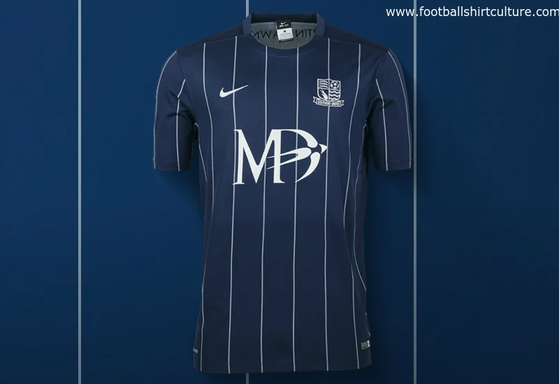 Southend United 15/16 Nike Home Football Shirt