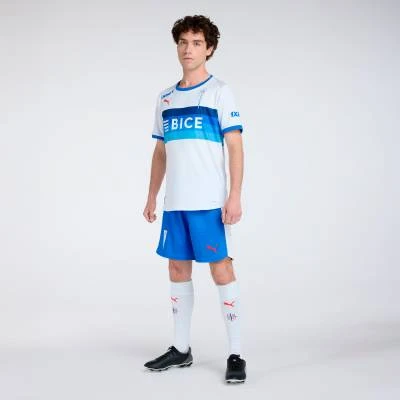 universidad_catolica_2026_puma_home_kit_01.jpeg