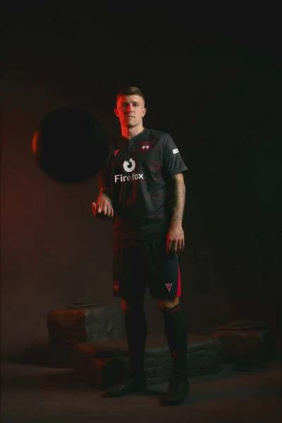 wrexham_26_27_macron_away_kit_a02.jpg