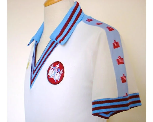 west_ham_united_1980_admiral_football_shirt.jpg