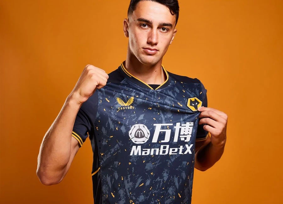 Wolverhampton Wanderers 2021-22 Castore Away Kit #WolverhamptonWanderers #wolvesfc #wwfc